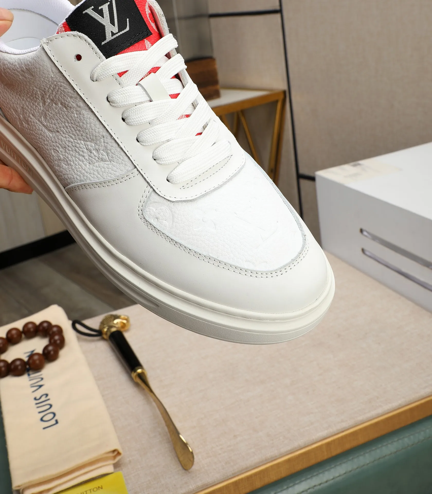 Men's shoes 💰540 💰(Niuli: full package) louis vuitton (Louis Vuitton/lv) top 🔍🔍 new models are on sale at the same time at the counter. The upper 🇮🇹 is imported from Italy, first-layer cowhide, and the lining is fully imported cowhide. 💪💪, completely 1⃣️ to 1 ⃣️Re-engraved🇮🇹💪💪, ⚠Sole: The original sole is specially provided by the original factory, the exclusive movable molded sole is super comfortable, ⚠The original factory follows the order, 🔍🔍high quality, you can enter and exit the counter at will, welcome to compare⚠. Code number:38-44